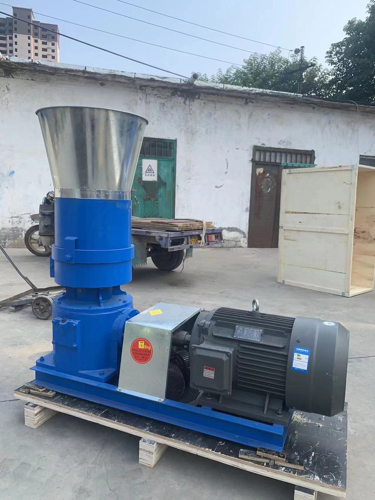 Fast-acting small animal feed pellet machine Fast-acting small animal feed pellet machine